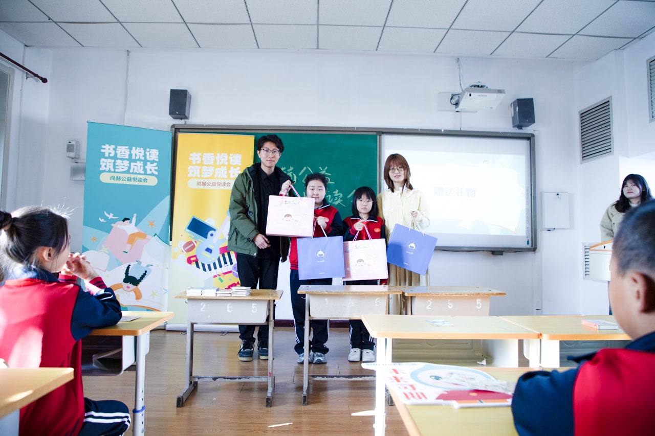 天津高校大学生记者走进乐竞(中国)公益小学开展“书香悦读,筑梦成长”活动 天津高校大学生记者走进乐竞(中国)公益小学开展“书香悦读,筑梦成长”活动